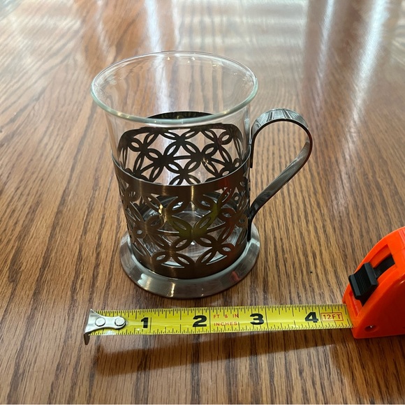 French press coffee maker with 2 matching glass mugs - Picture 3 of 8